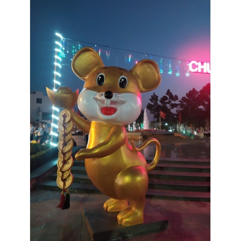 Mùa Tết Cận Kề: 4 Sai Lầm "Đốt Tiền" Khi Đặt Mô Hình Mút Xốp Linh Vật và Trái Cây Khổng Lồ